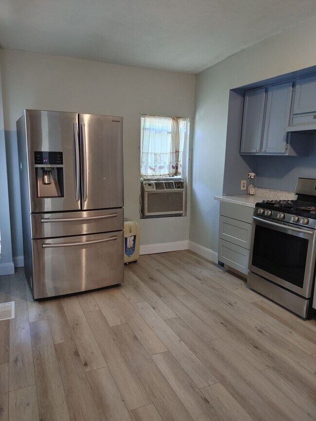 Building Photo - 34 N Franklin St