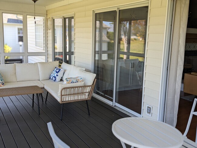 Building Photo - 211 Palmer Way