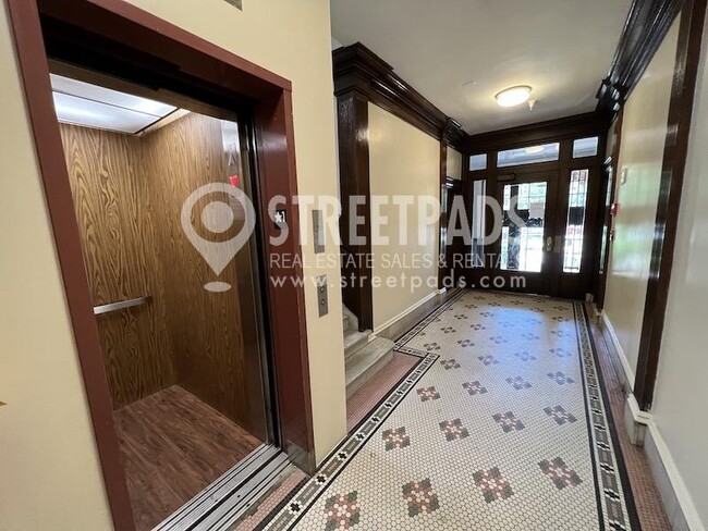 Building Photo - 1 bedroom in Boston MA 02215