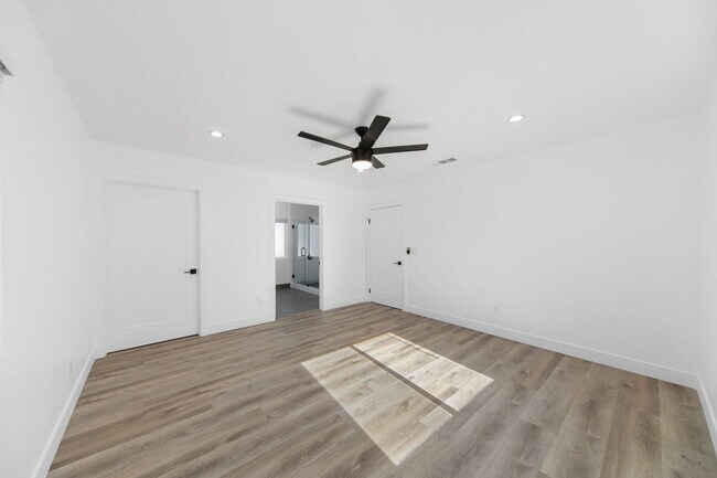 Building Photo - 4723 Albury Ave