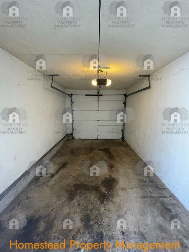 Building Photo - 2691-2693 18th Ave SE