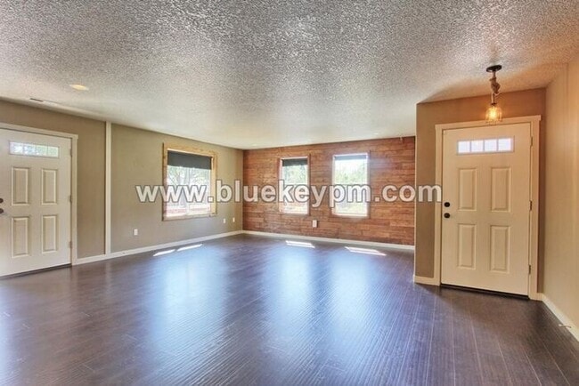Building Photo - 3 Bed, 2 Bath Home in Battle Ground
