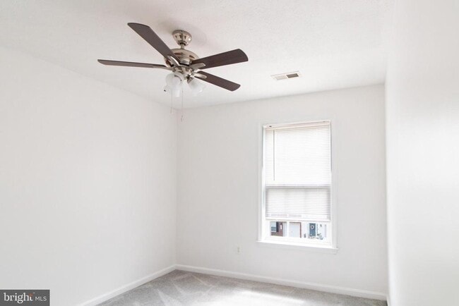 Building Photo - 104 Stingray Ct
