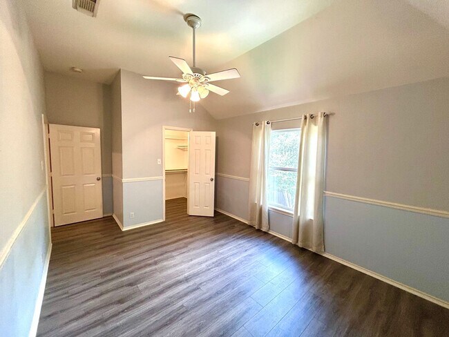 Building Photo - 8807 Brae Ridge Dr