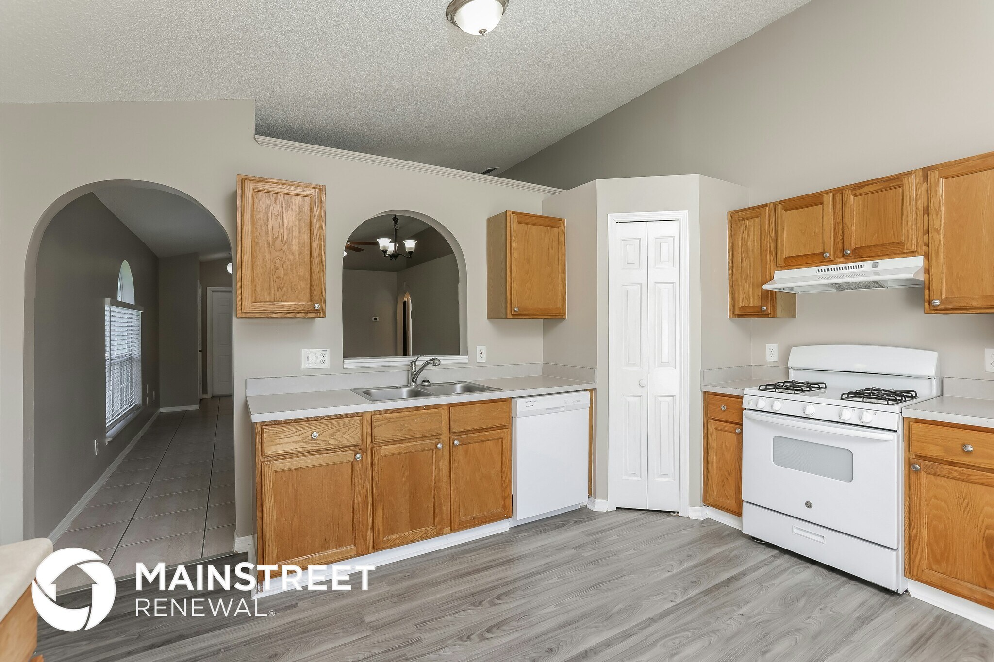 Building Photo - 8757 Claiborne Ct