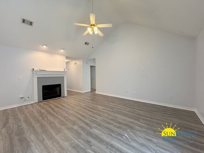 Building Photo - Renovated 3-Bedroom Home on Quiet Cul-de-S...