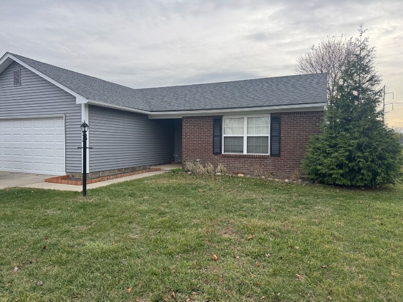 Primary Photo - 18030 Sanibel Cir