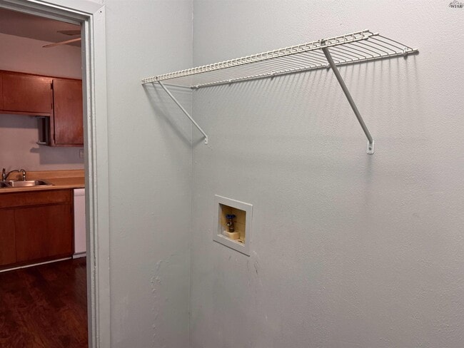 Building Photo - 1818 Collins Ave