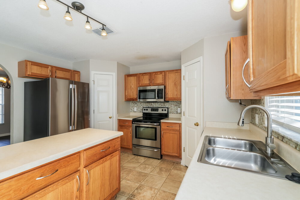Building Photo - 17006 Torvest Ct