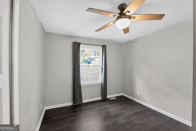 Building Photo - 1068 Rebel Forest Dr SE