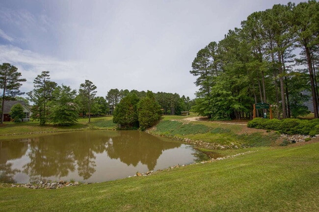 Building Photo - Charming 3 bed, 2.5 bath home with bonus t...