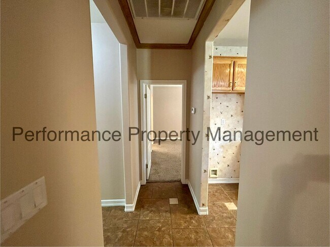 Building Photo - Charming 4 Bed/2 Bath NW Bakersfield Home ...