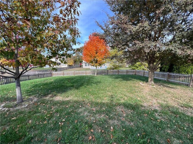 Building Photo - 1131 Windsong Trail