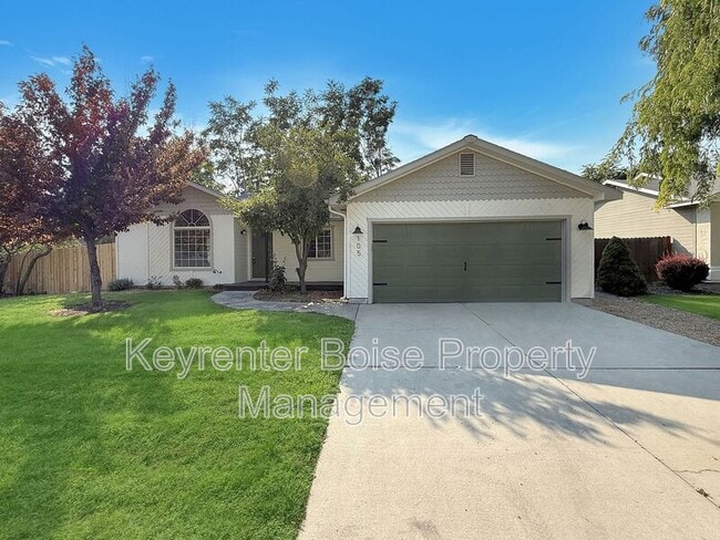 Primary Photo - 105 N Chaparal St