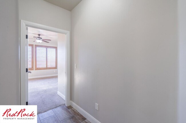 Building Photo - Pet-Friendly 3 Bedroom Home In A Great Neighborhood