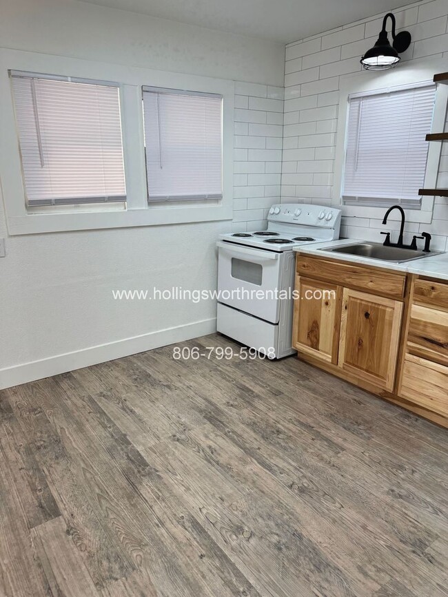 Building Photo - ALL BILLS PAID - Remodeled and updated Eff...