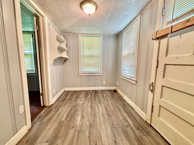 Building Photo - Charming 2-Bedroom Home with Bonus Spaces ...