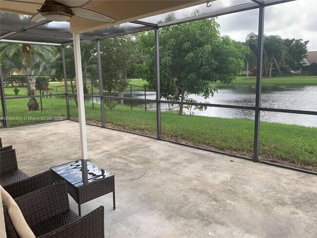 Building Photo - 2917 Myrtle Oak Cir