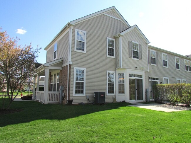 Building Photo - 2502 Evergreen Cir