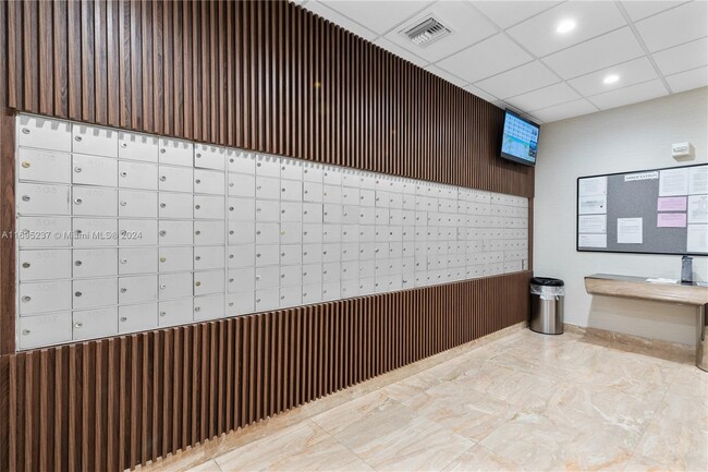 Building Photo - 1370 S Ocean Blvd