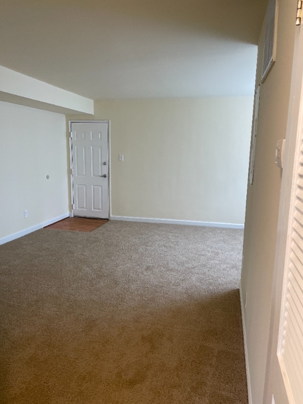 Building Photo - 730 Brandywine St SE