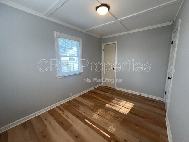 Building Photo - 1303 S Purdum St