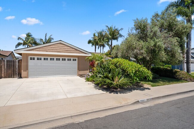 Building Photo - Single Level 4-Bedroom Home in Excellent H...