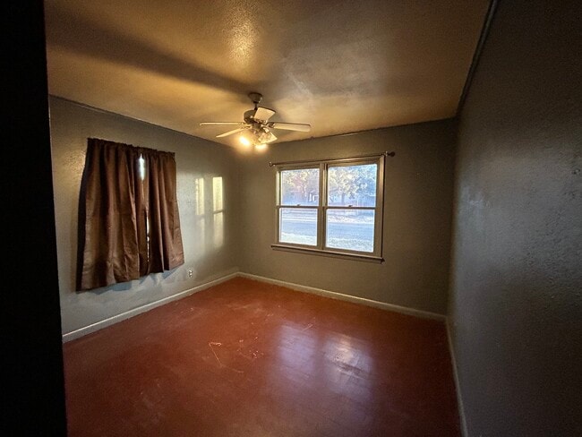 Building Photo - 806 Jackson St