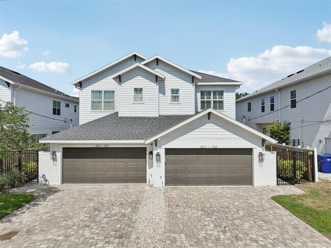 Building Photo - 307 S Arrawana Ave