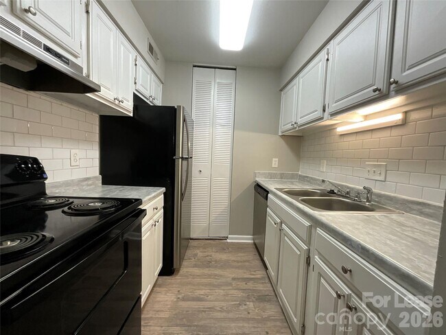 Building Photo - 415 Orchard Trace Ln