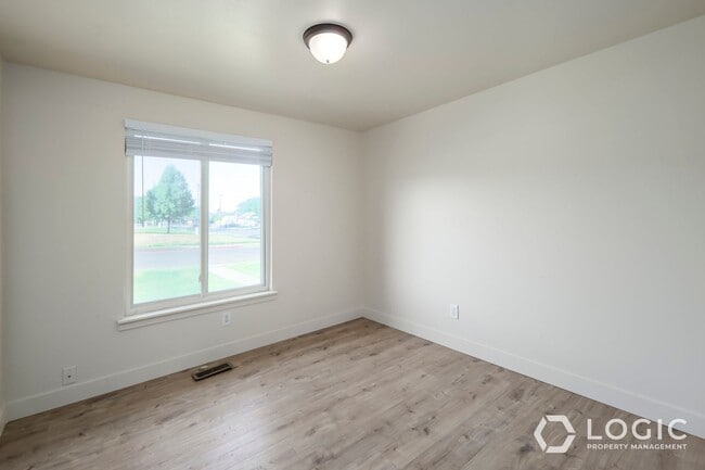 Building Photo - Gorgeous Home in Great Location!