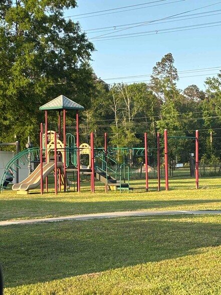 Building Photo - 11585 Juban Parc Ave