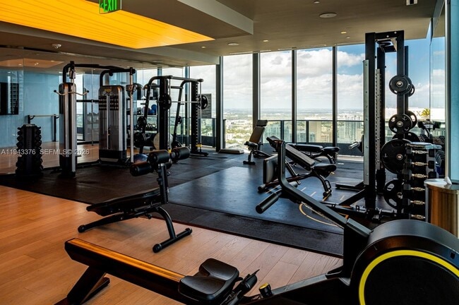 Building Photo - 1000 Brickell Plaza