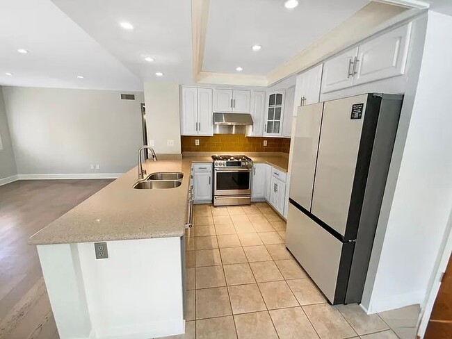 Building Photo - 5982 Birdie Dr