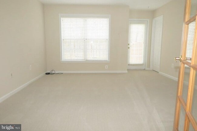 Building Photo - 1622 White Oak Vista Dr