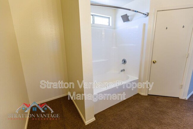 Building Photo - 2234 W Pima Ave