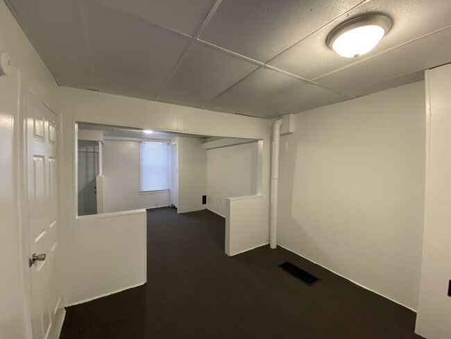 Building Photo - 150 Arch St