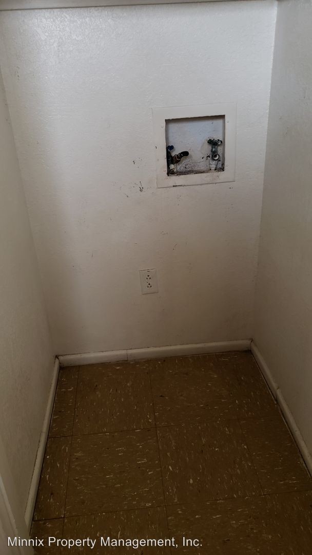 Building Photo - 612 Crosbyton