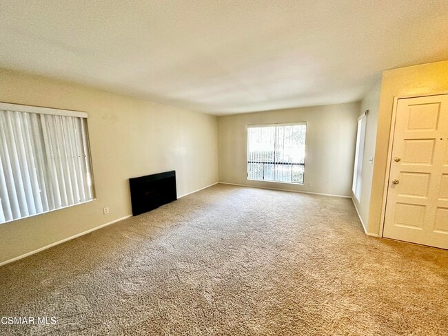 Building Photo - 2866 Lakeridge Ln