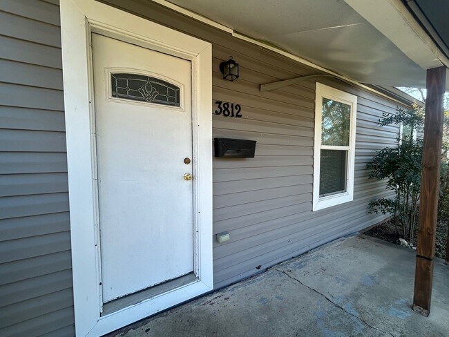 Primary Photo - Perfect Central Waco Home