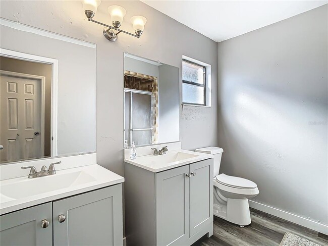 Building Photo - 7801 Rolling Grove Dr W