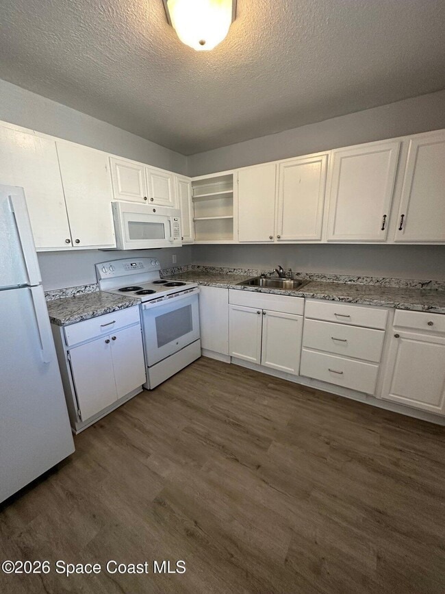 Building Photo - 1022 1st Ave