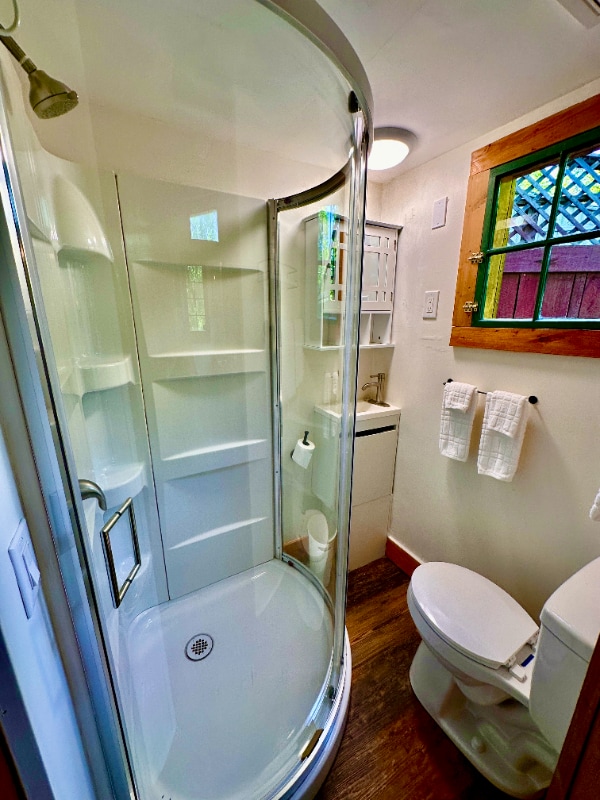 Building Photo - 224 E Deep Creek Rd