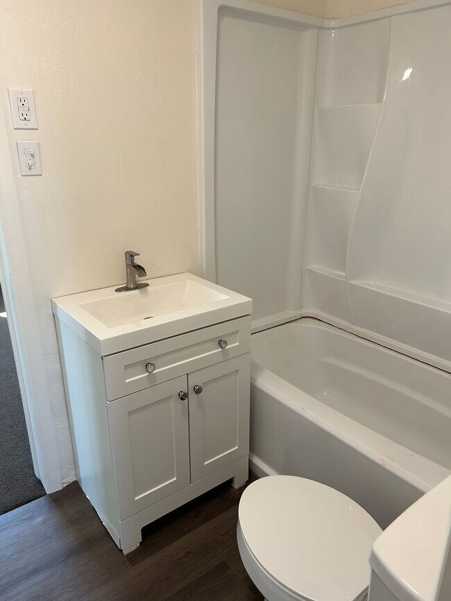 Building Photo - Winslow Home For Rent