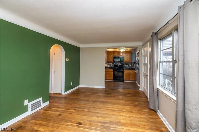 Building Photo - 15500 Benhoff Dr