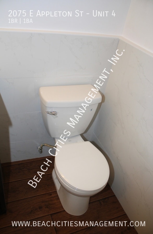 Building Photo - 2075 E Appleton St