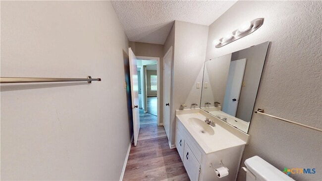 Building Photo - 4505 River Oaks Dr