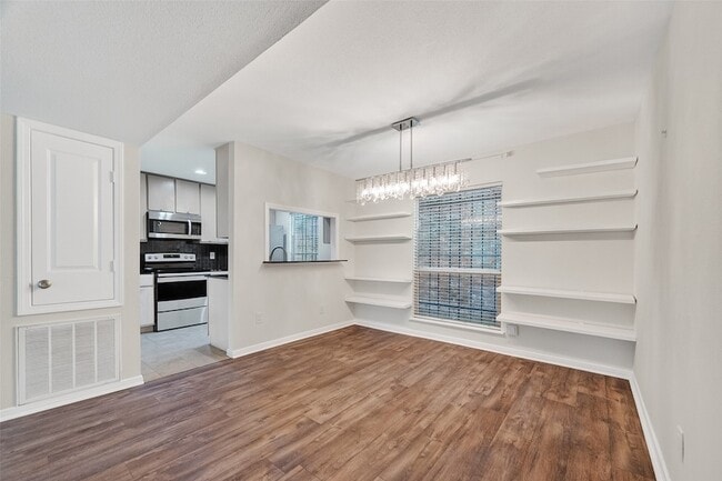Building Photo - 3700 W Clay St