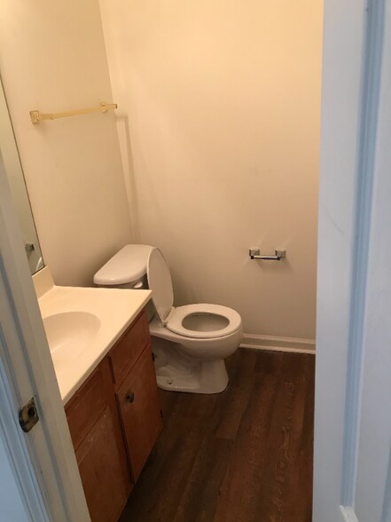 Building Photo - 21028 N Main St