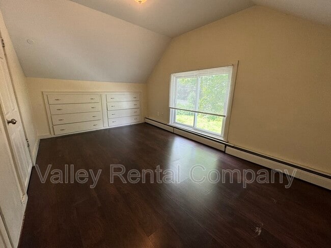 Building Photo - 180 Amherst Rd